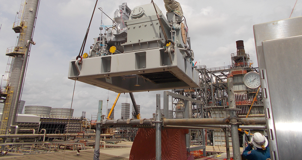 A crane lifting a steam turbine onto the foundation at an MCO-I customer site on the Gulf Coast, a hub of oil and gas activity in the U.S. Photo: MCO-I