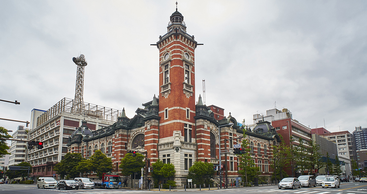 The Port Opening Memorial Hall, nicknamed the “Jack” by seafarers, was completed in 1917. Famous foreign and Japanese musicians and opera singers performed on its stage. U.S. Occupational Forces used it as a movie theater.