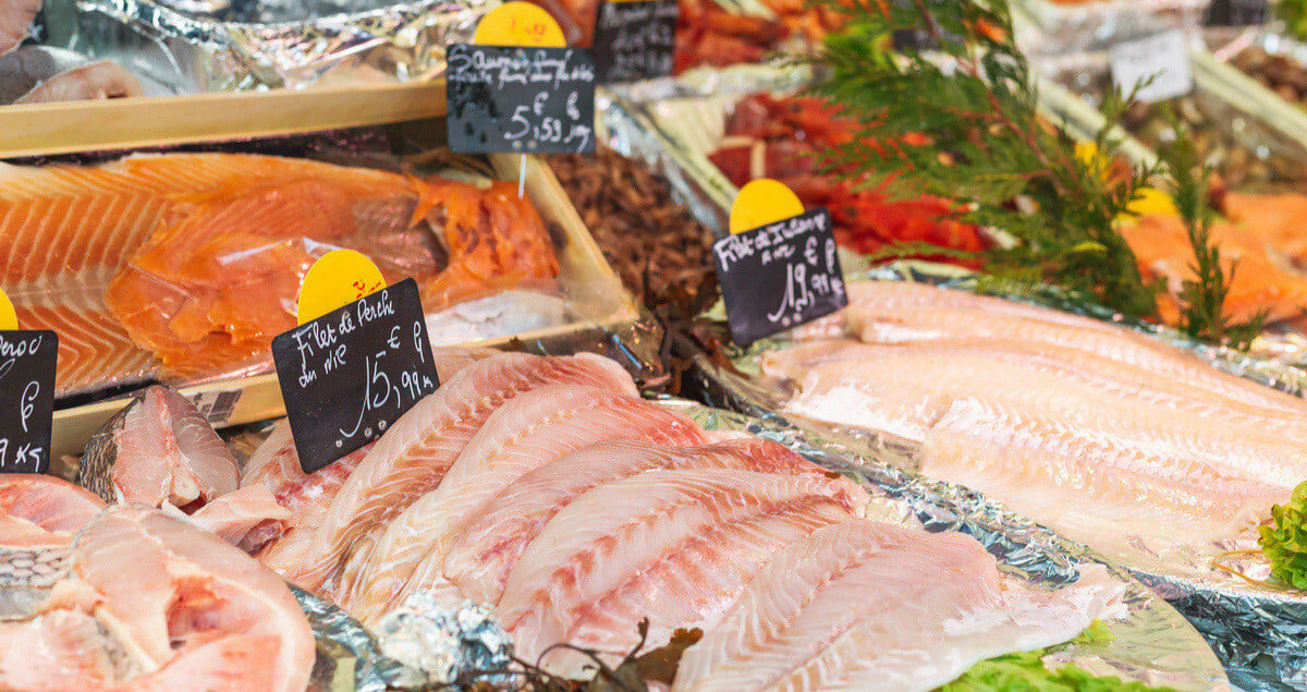 パンデミックの際、英国の生鮮食品の売上高はパニック買いにより約30%増加。