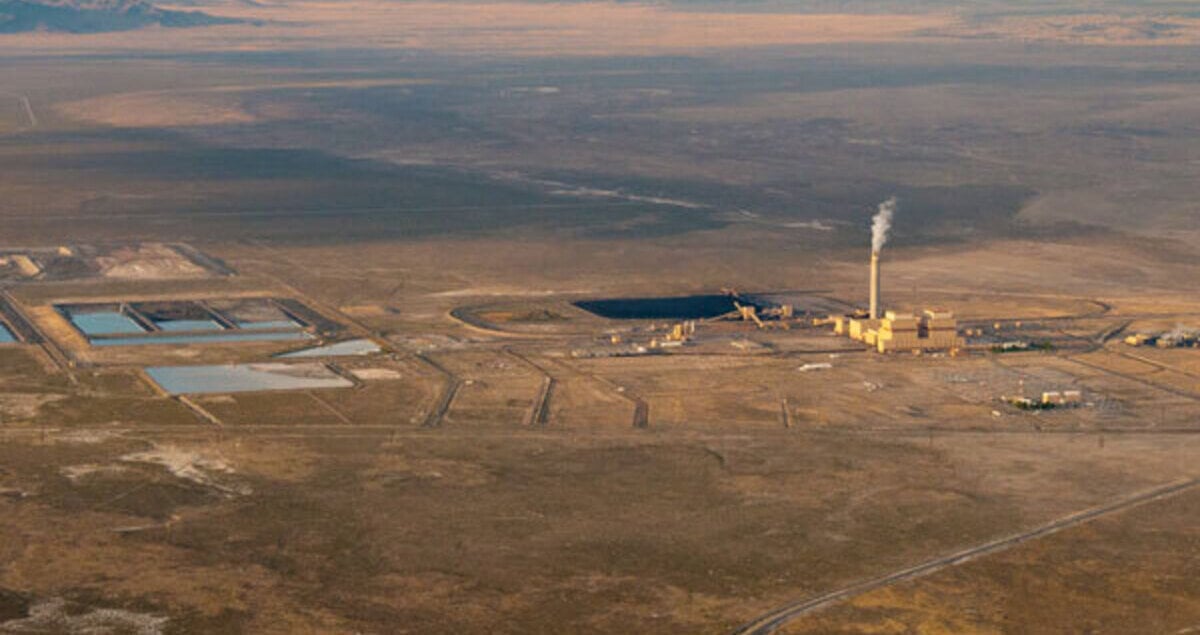 This coal-fired power plant in Utah, the Intermountain Power Project, is being replaced with hydrogen gas turbines 