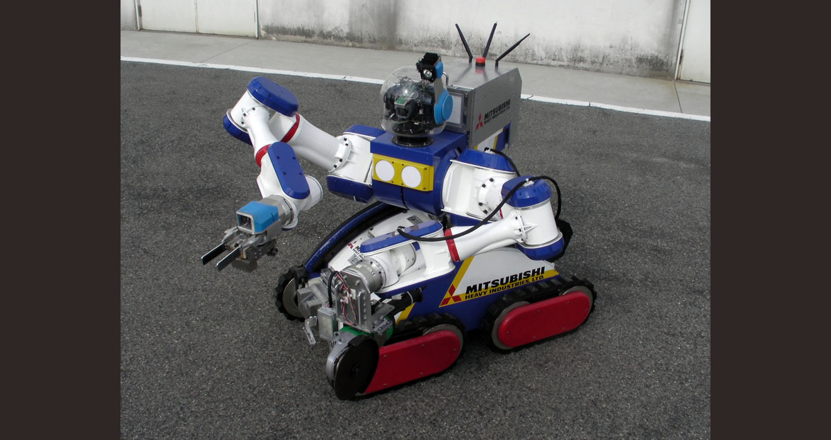 MEISTeR can move rubble, vacuum up radioactive dust and even cut metal.(The development of MEISTeR, MEISTeR II, and Super Giraffe was conducted by IRID as a project commissioned by the Agency of Natural Resources and Energy. Part of the development was done by Mitsubishi Heavy Industries, which is a member of IRID.)